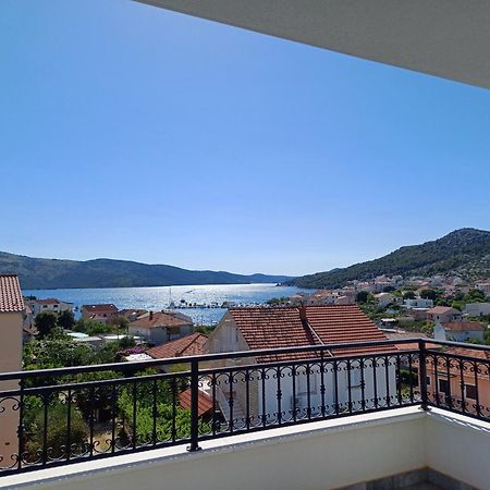 Villa Barbara & Zoran With Free Parking And Heated Swimming Pool Сегет Враница Екстериор снимка