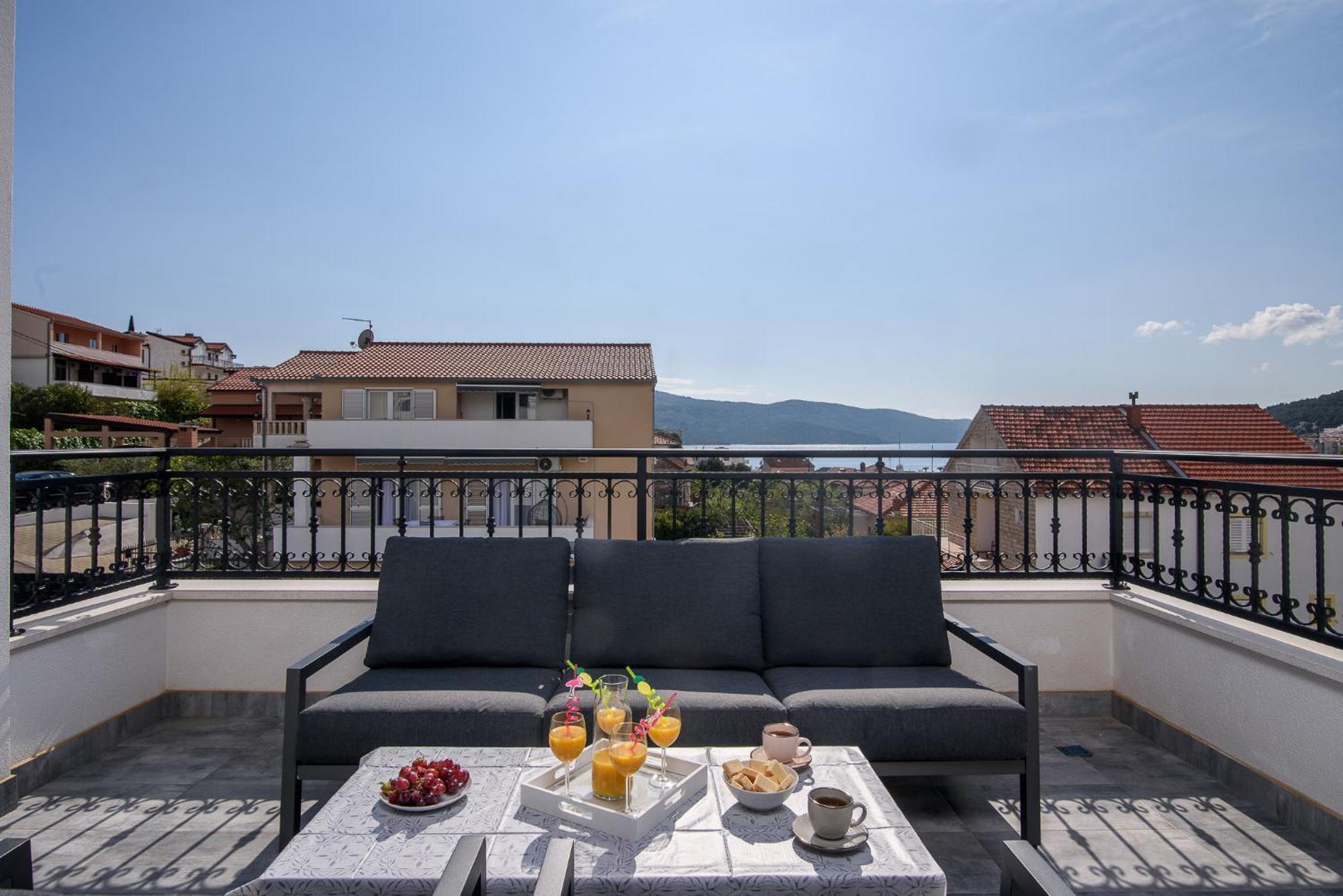 Villa Barbara & Zoran With Free Parking And Heated Swimming Pool Сегет Враница Екстериор снимка