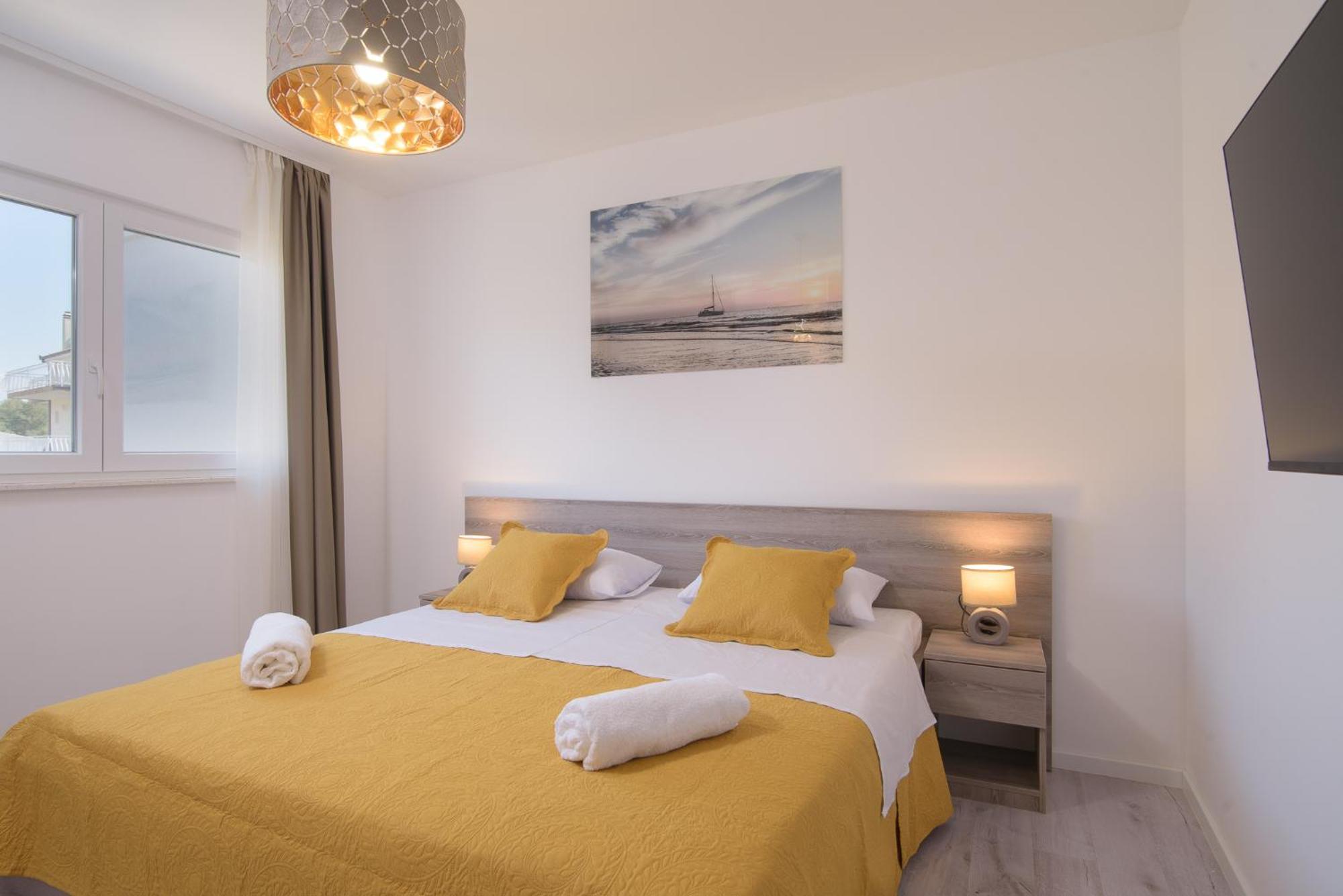 Villa Barbara & Zoran With Free Parking And Heated Swimming Pool Сегет Враница Екстериор снимка