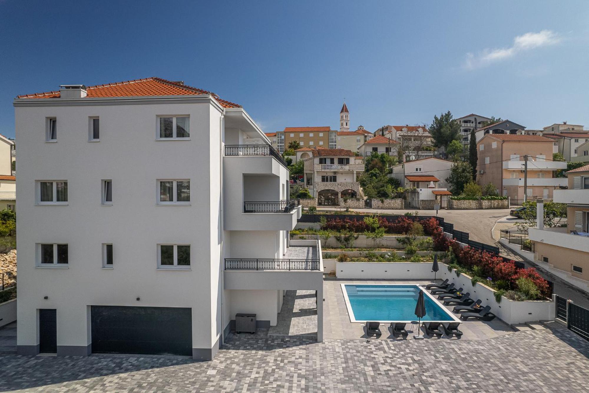 Villa Barbara & Zoran With Free Parking And Heated Swimming Pool Сегет Враница Екстериор снимка