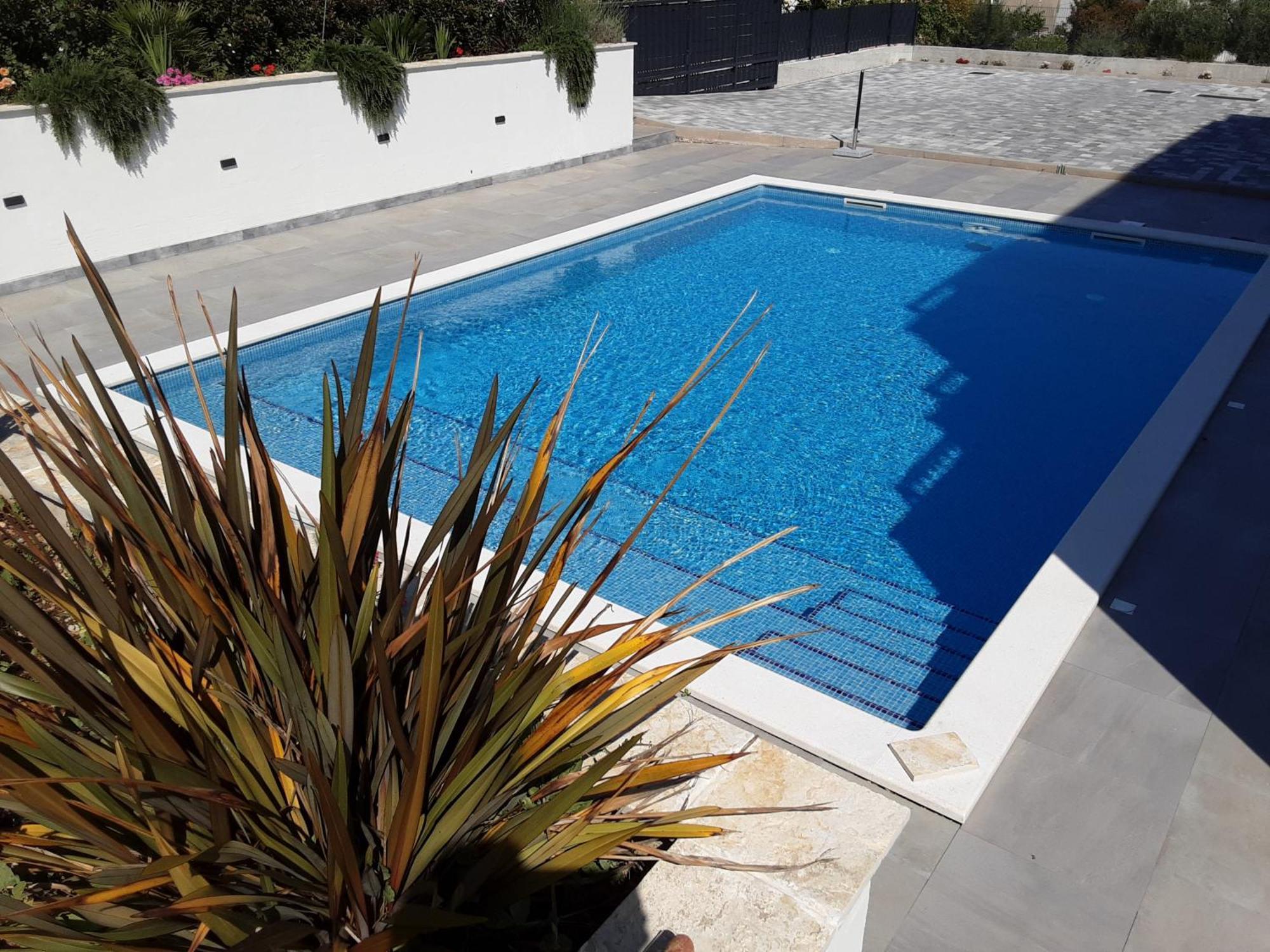 Villa Barbara & Zoran With Free Parking And Heated Swimming Pool Сегет Враница Екстериор снимка