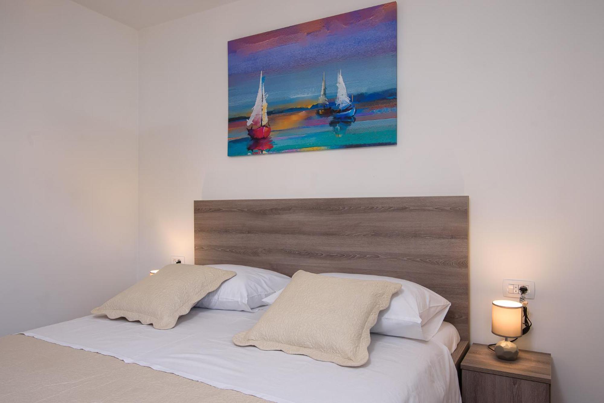 Villa Barbara & Zoran With Free Parking And Heated Swimming Pool Сегет Враница Екстериор снимка